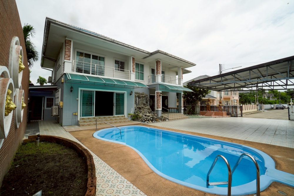 LINE_ALBUM_บ้าน Pool Villa หมู่บ้านธนาพร ปาร์คโฮมไม่มีล_2